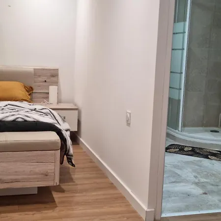 5 Min De La - 4 Pers/ A Casa Liccia